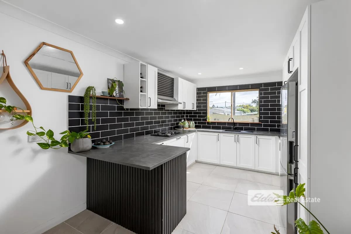 12 Scott Crescent, East Bunbury, WA, 6230, East Bunbury - Thumbnail 2