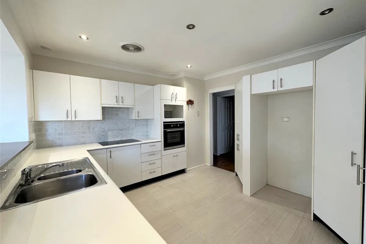 44 Flinders Road, Georges Hall, NSW, 2198, Georges Hall - Thumbnail 2