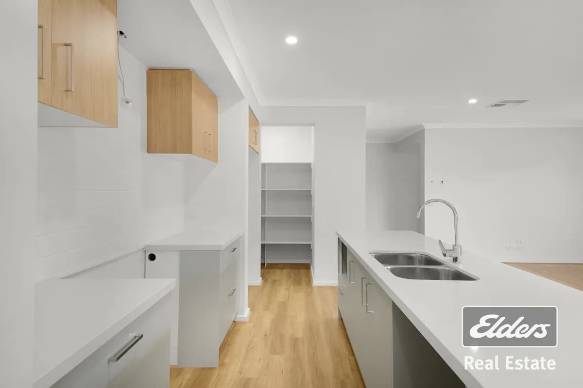 8 Astro Street, Werribee, VIC, 3030, Werribee - Thumbnail 3