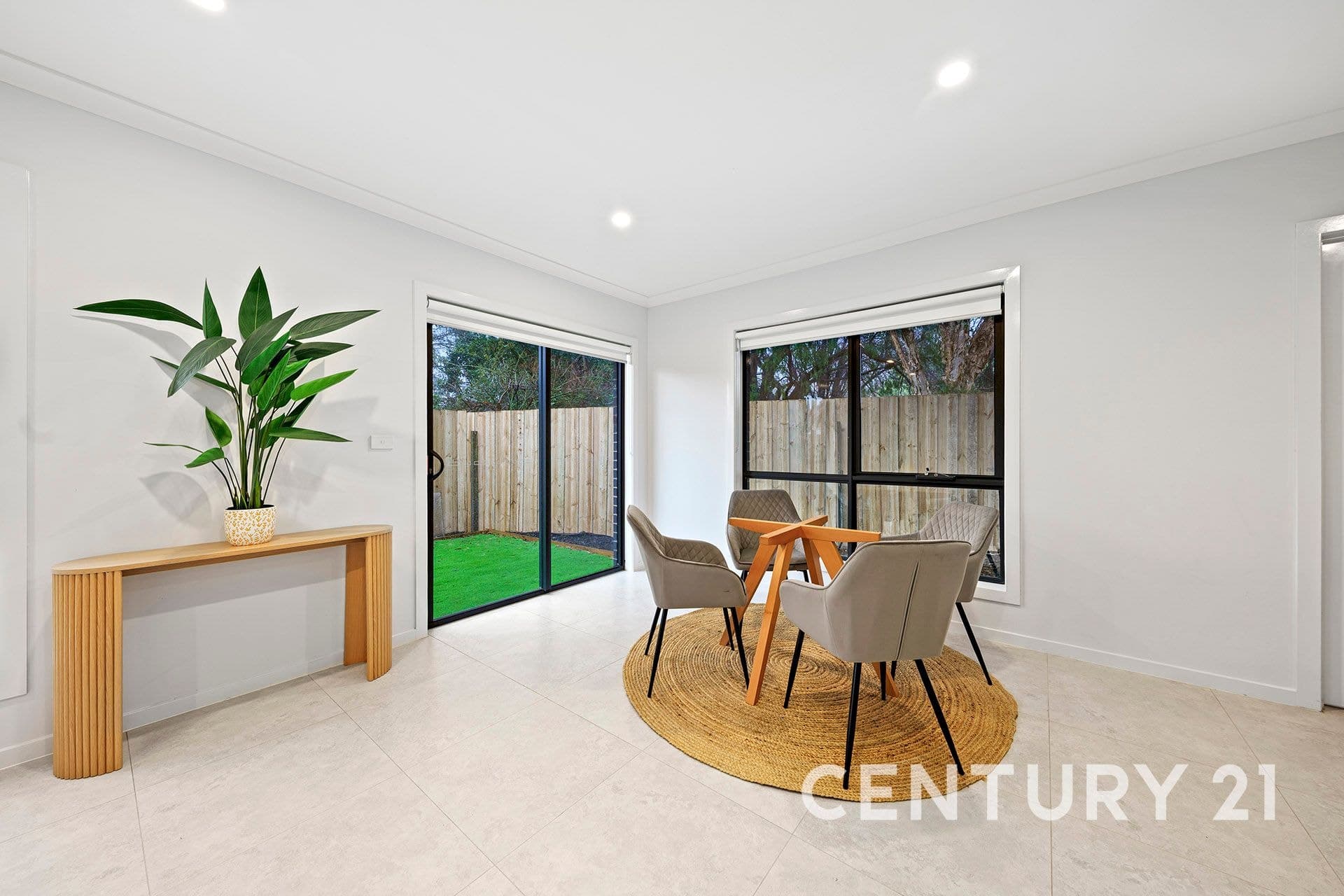 2/4 Glen Alvie Street, Seaford, VIC, 3198, Seaford - Thumbnail 2