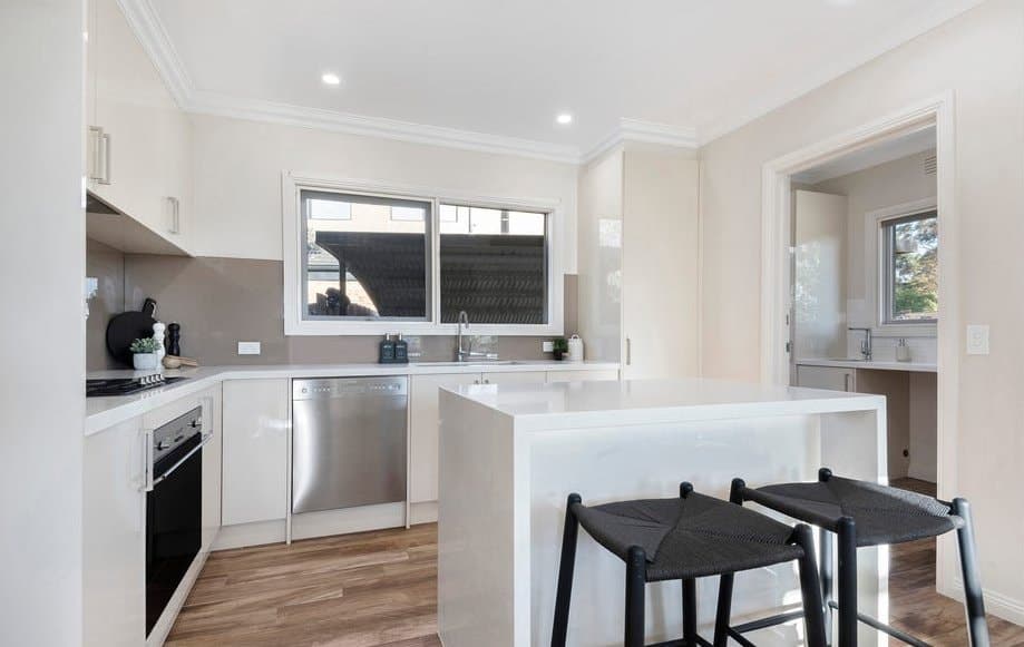 2 Banool Quadrant, Doncaster East - Thumbnail 2
