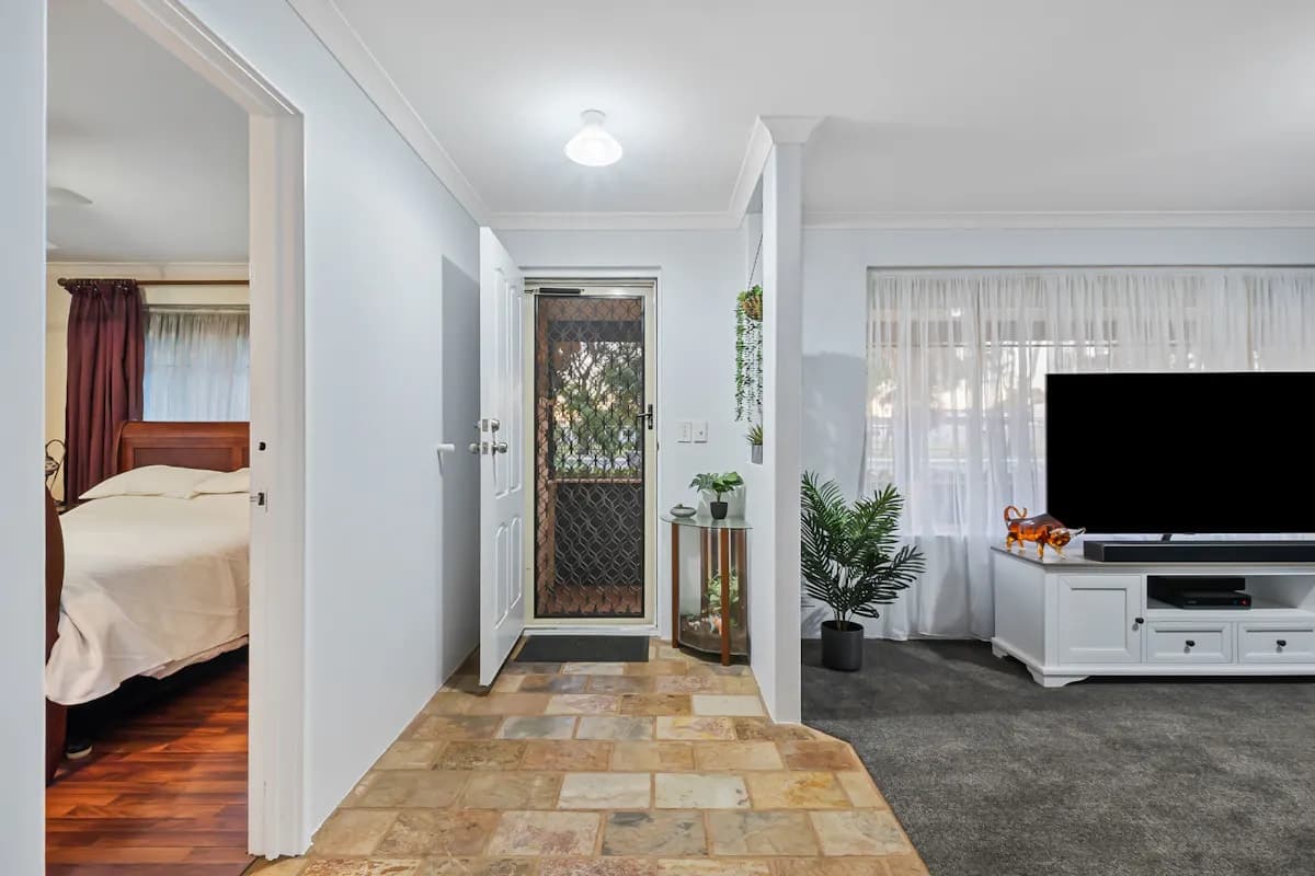 38 Fairview Drive, Waikiki, WA, 6169, Waikiki - Thumbnail 2