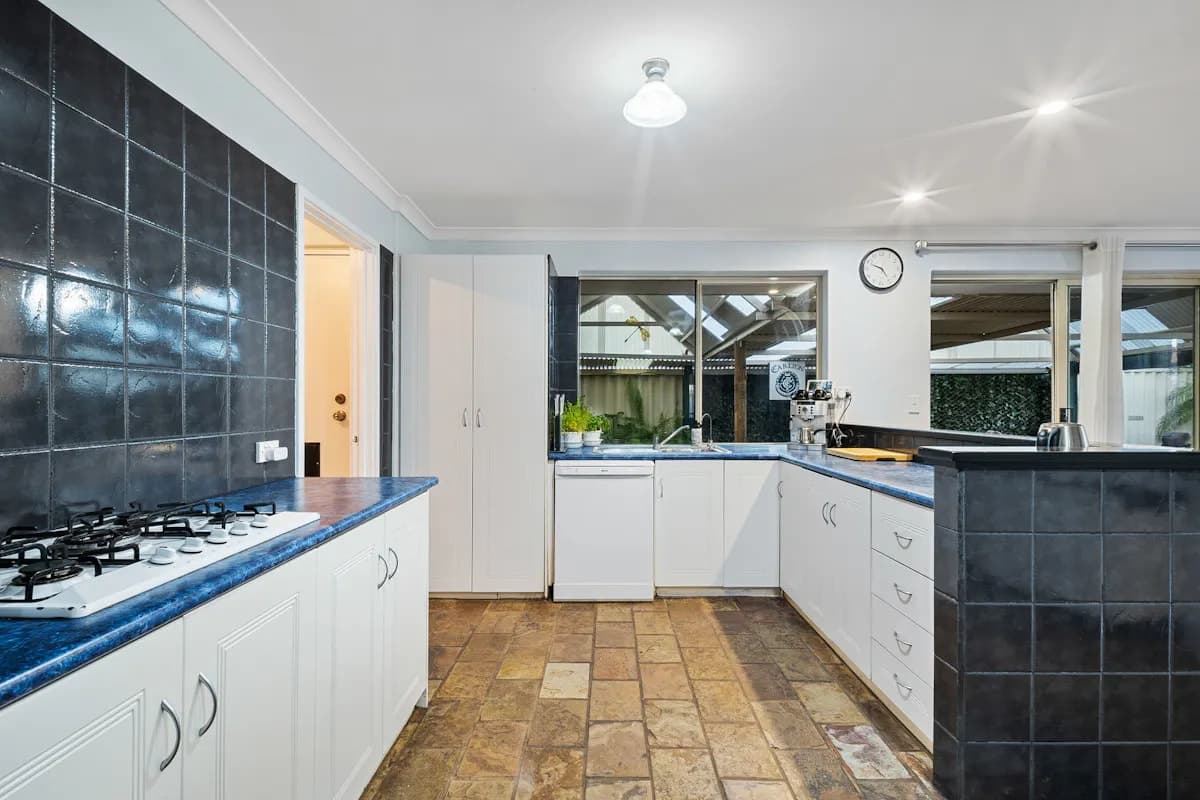 38 Fairview Drive, Waikiki, WA, 6169, Waikiki - Thumbnail 6