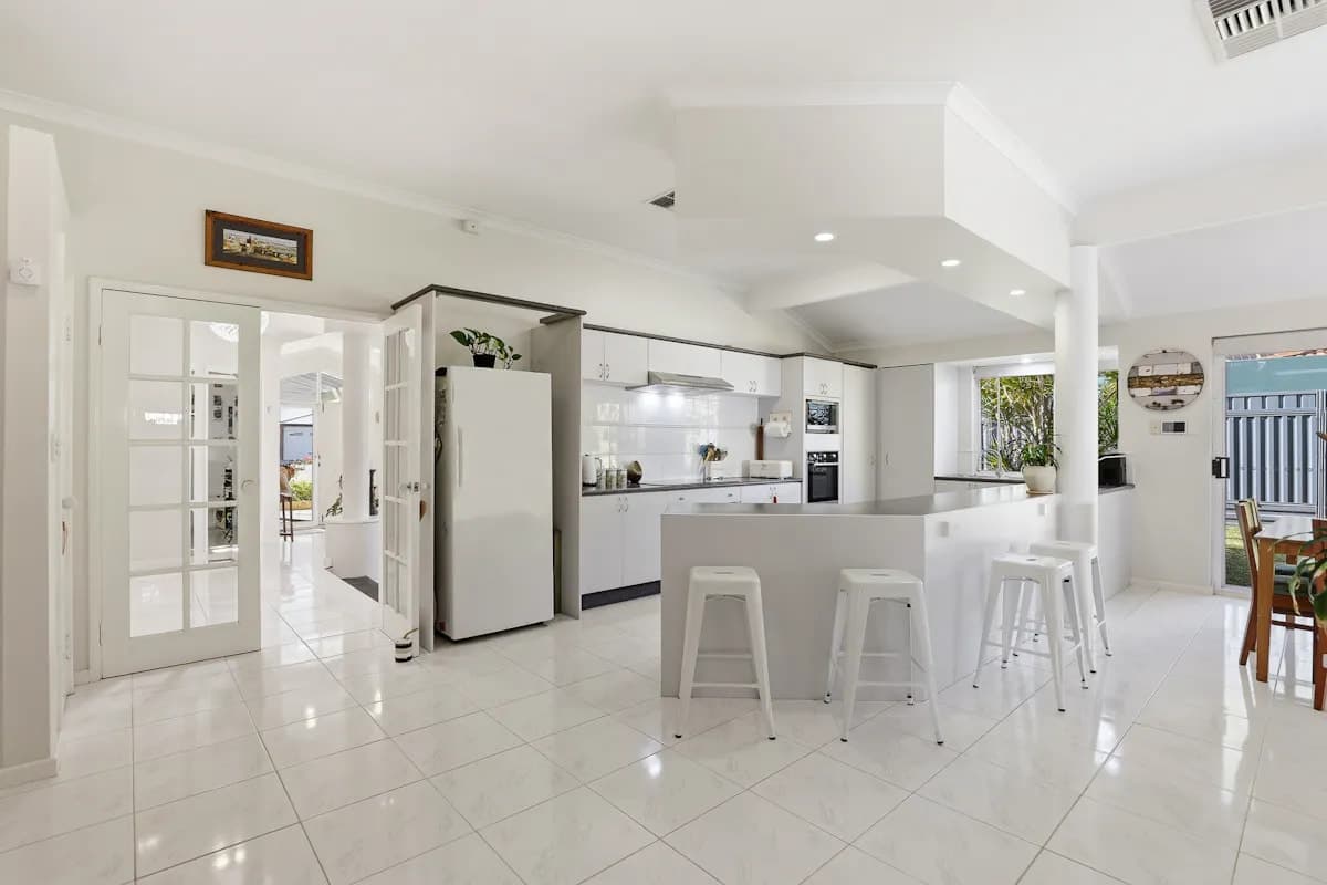 2 Summerlea Avenue, Meadow Springs, WA, 6210, Meadow Springs - Thumbnail 6