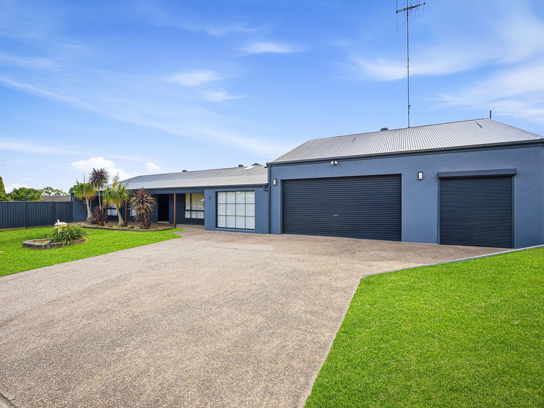 1 Mamble Place, South Penrith, South Penrith - Thumbnail 2