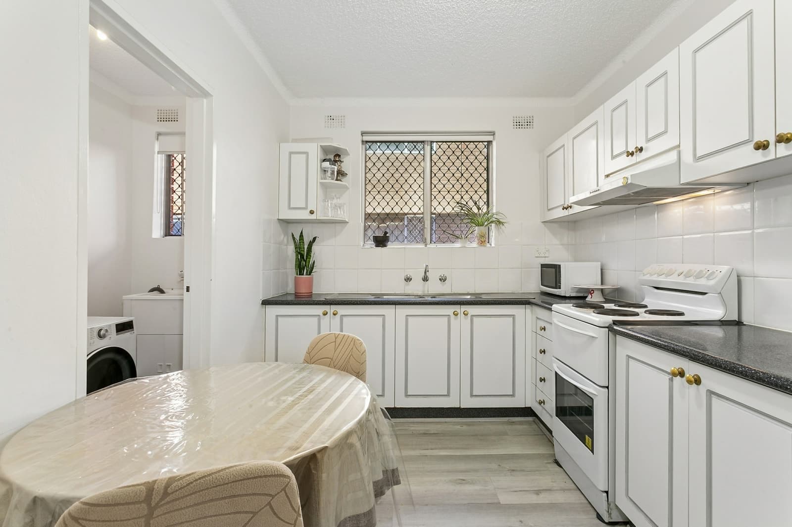 6/30 Henley Road, HOMEBUSH WEST, Homebush West - Thumbnail 2