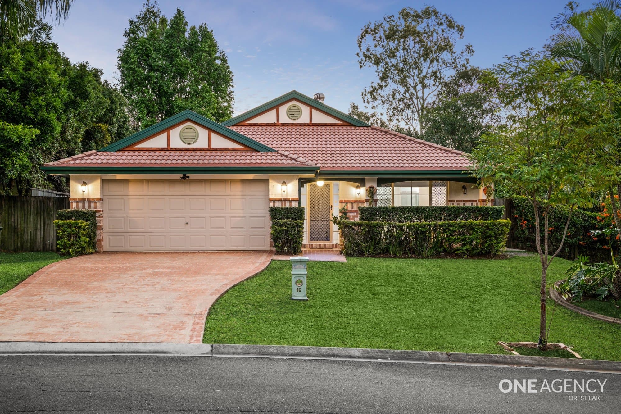 16 Toorak Place, Forest Lake, Forest Lake - Image 1