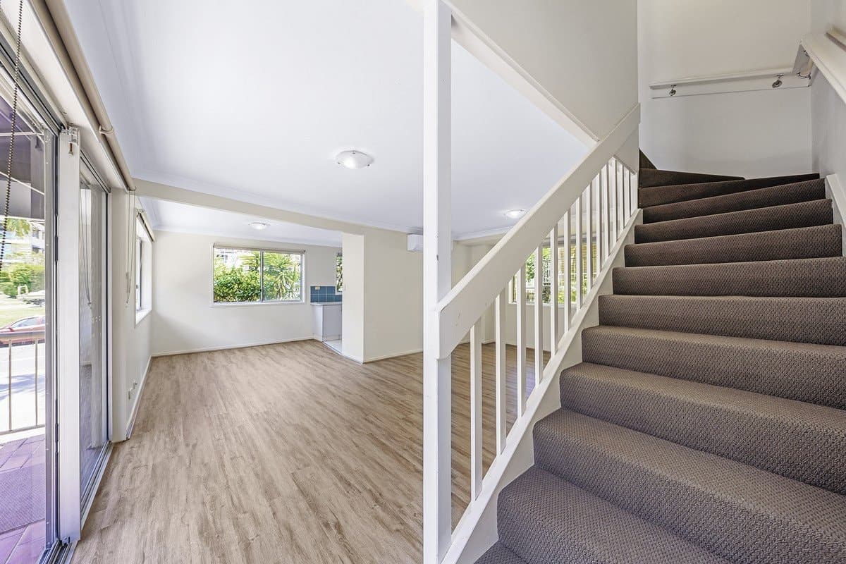 Unit 1/7-9 Ewart Street, BURLEIGH HEADS QLD 4220, Burleigh Heads - Thumbnail 3