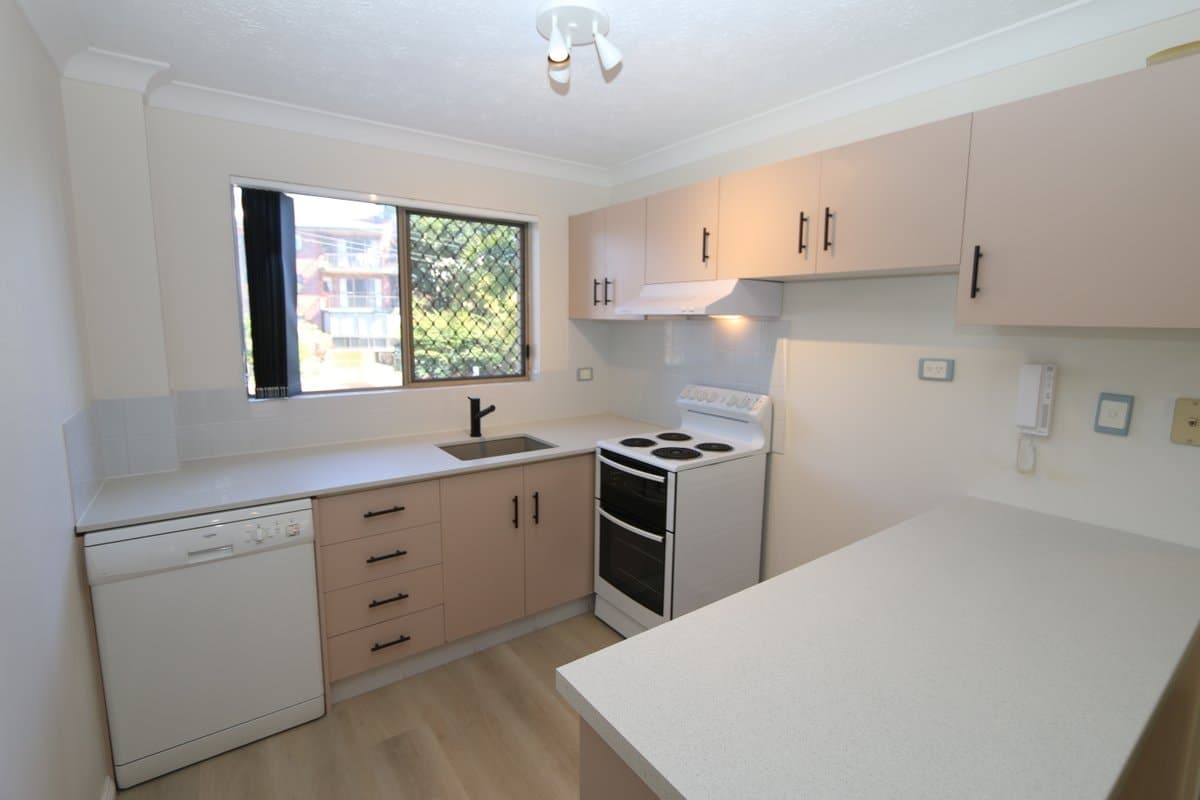 4/3 Garden Street, SOUTHPORT QLD 4215, Southport - Thumbnail 3
