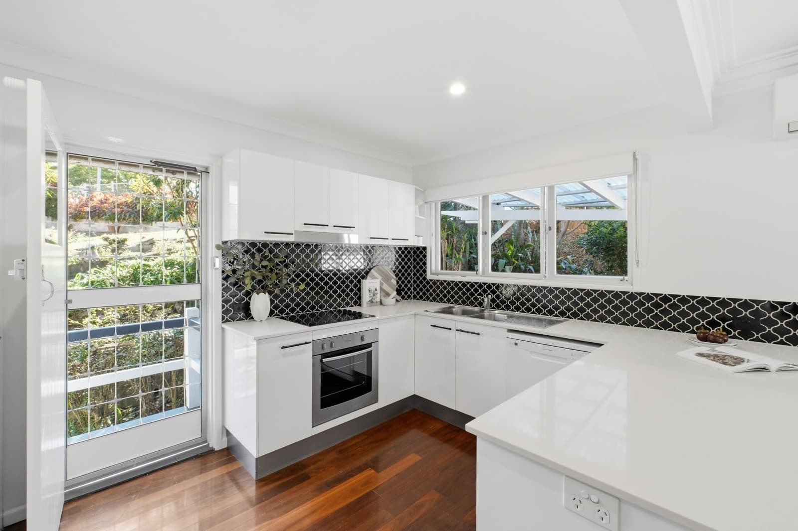 2/12 Lade Street, COORPAROO, Coorparoo - Thumbnail 4