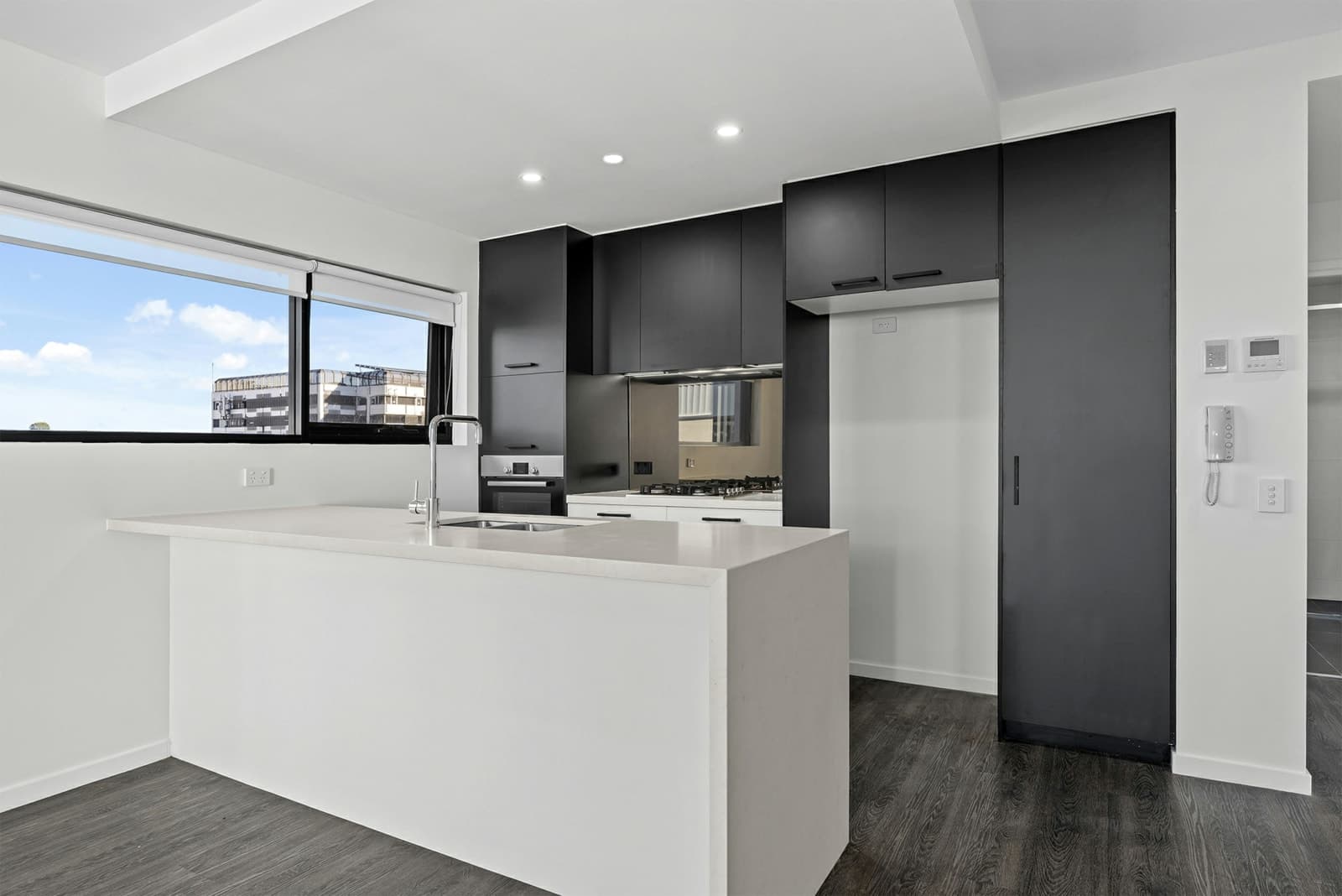 507/28 Wolseley Street, WOOLLOONGABBA, Woolloongabba - Thumbnail 2