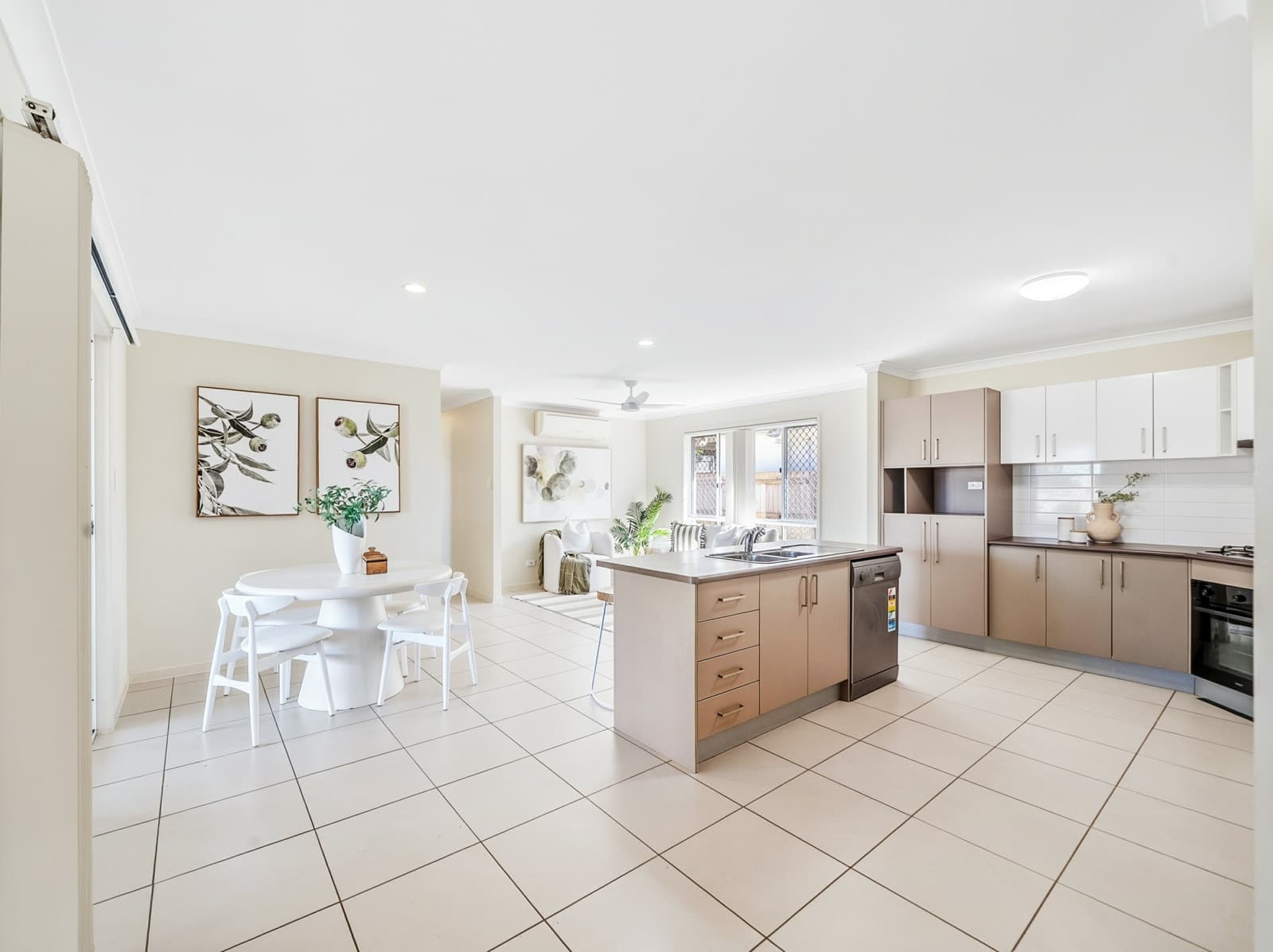1 Toby Close, KALLANGUR, Kallangur - Image 1