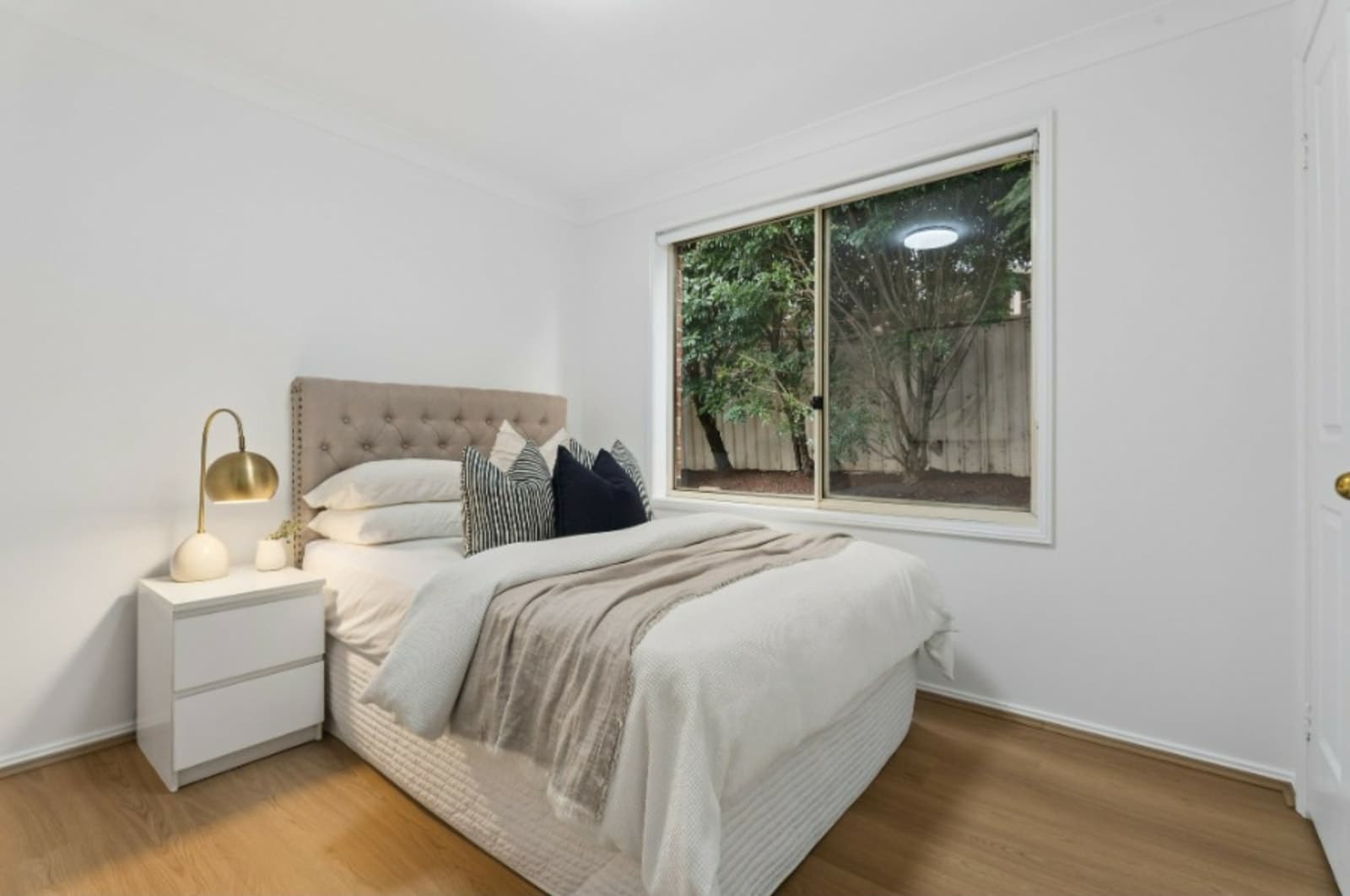 6 Holdsworth Drive, NARELLAN VALE, Narellan Vale - Thumbnail 8