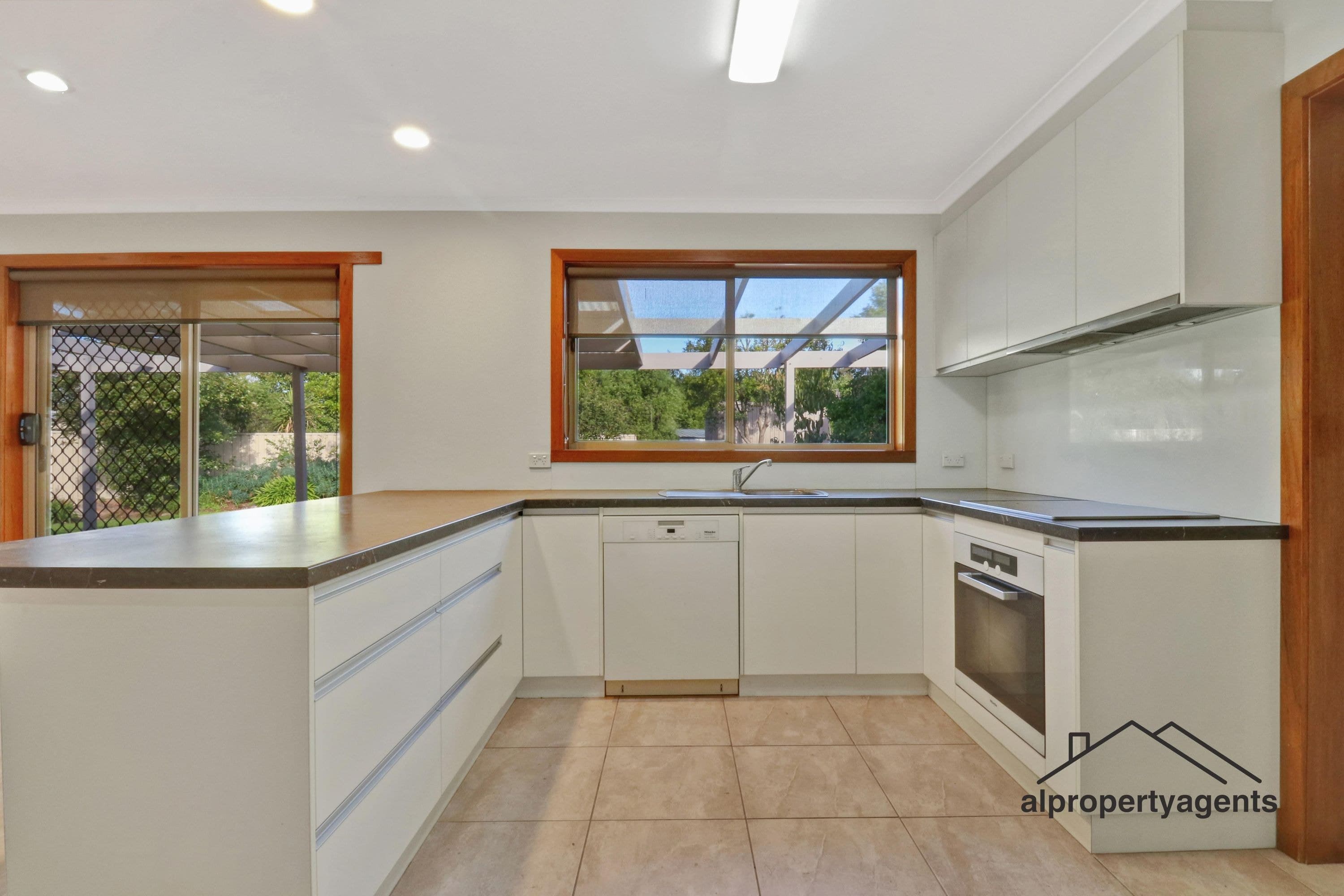 15 Tydeman Street, Horsham VIC 3400, Horsham - Thumbnail 6