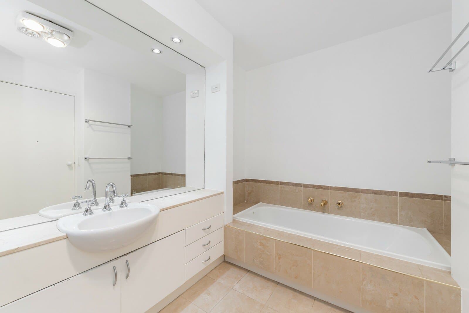 79 The Avenue, Windsor - Thumbnail 7