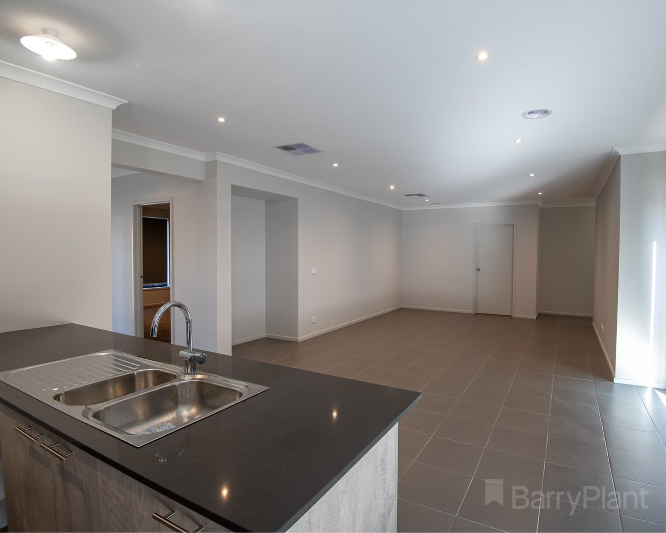 10 Roxburgh Crescent, Junortoun, VIC 3551, Junortoun - Thumbnail 4
