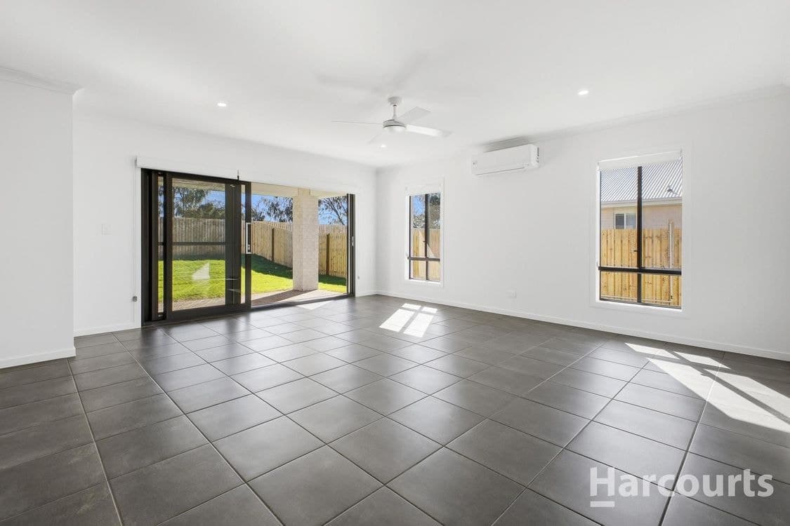 54 Golf View Drive, CORAL COVE, QLD 4670, Coral Cove - Thumbnail 3