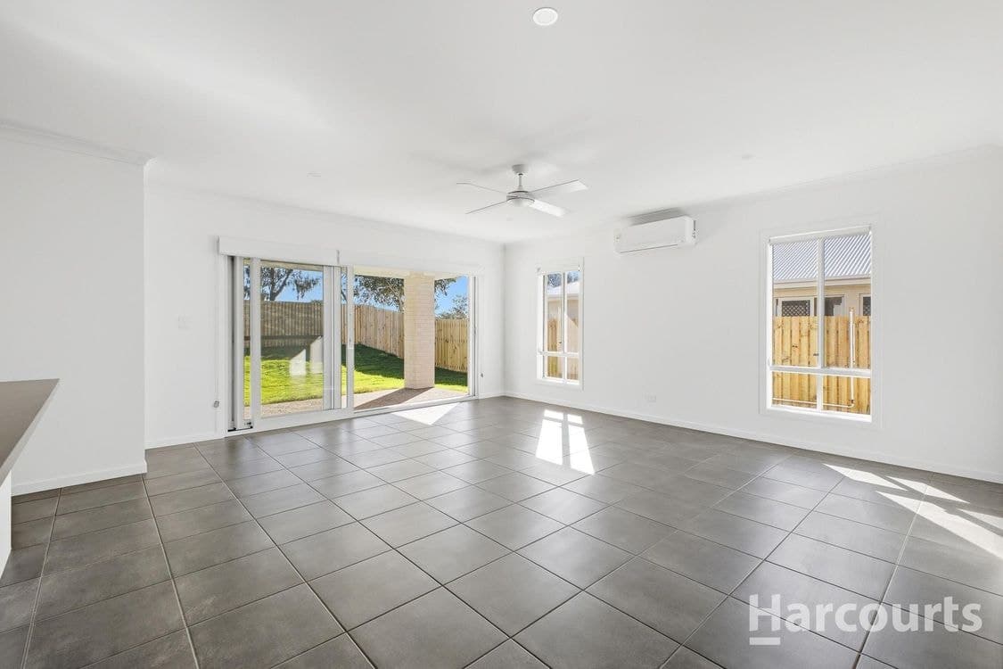 52 Golf View Drive, CORAL COVE, QLD 4670, Coral Cove - Thumbnail 6