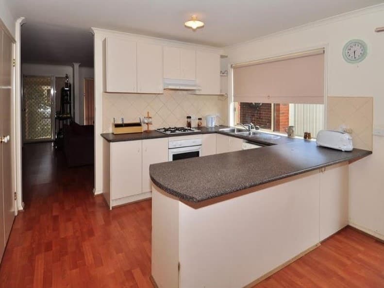 5 Wyperfeld CircuitCaroline Springs, VIC 3023  - Leased, Caroline Springs - Thumbnail 3