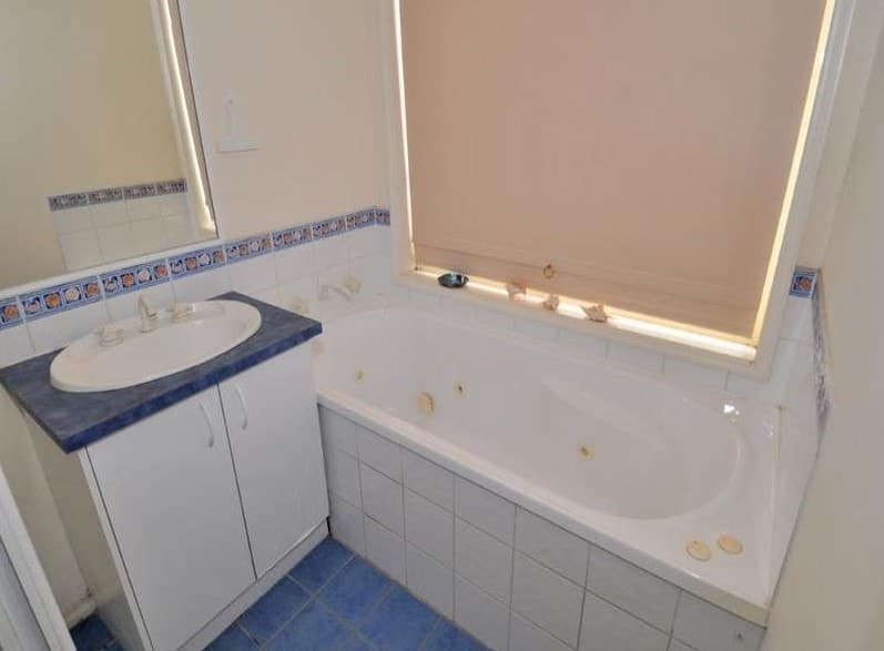 5 Wyperfeld CircuitCaroline Springs, VIC 3023  - Leased, Caroline Springs - Thumbnail 5