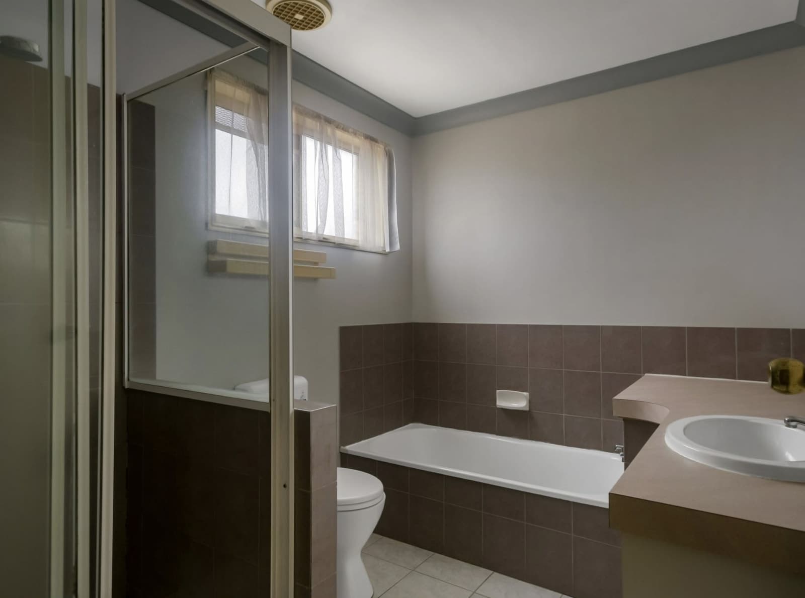 2/517 Hume Street, KEARNEYS SPRING, Kearneys Spring - Image 1