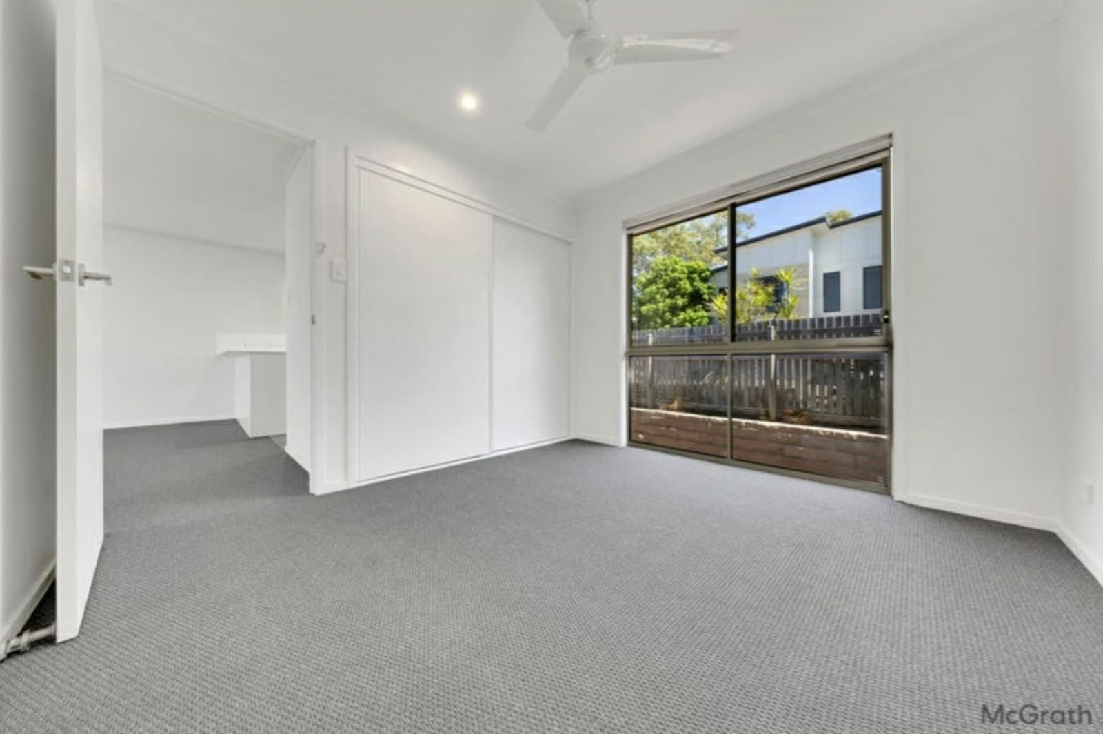 6/23 Roberts Street, SOUTH GLADSTONE, South Gladstone - Thumbnail 3