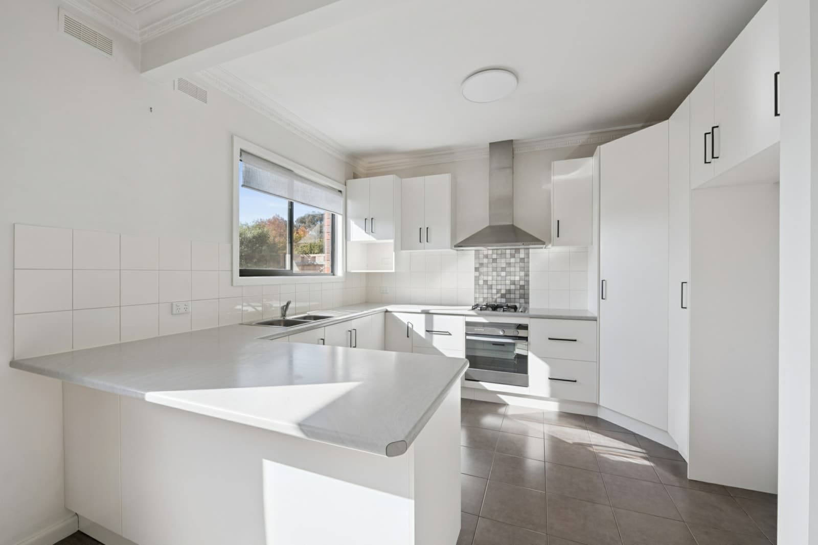 12 Derrimut Road, EPSOM, Epsom - Thumbnail 2