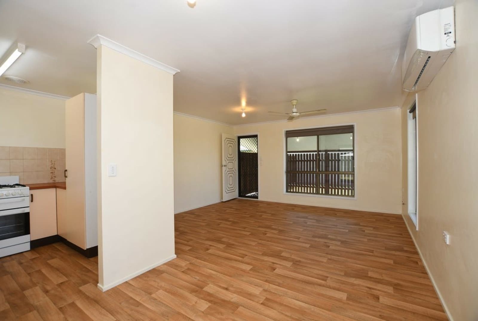 10 Central Avenue, THABEBAN, Thabeban - Thumbnail 3