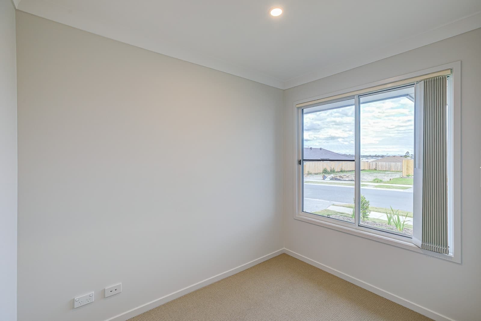 31 Barnyard Drive, PARK RIDGE, Park Ridge - Thumbnail 2