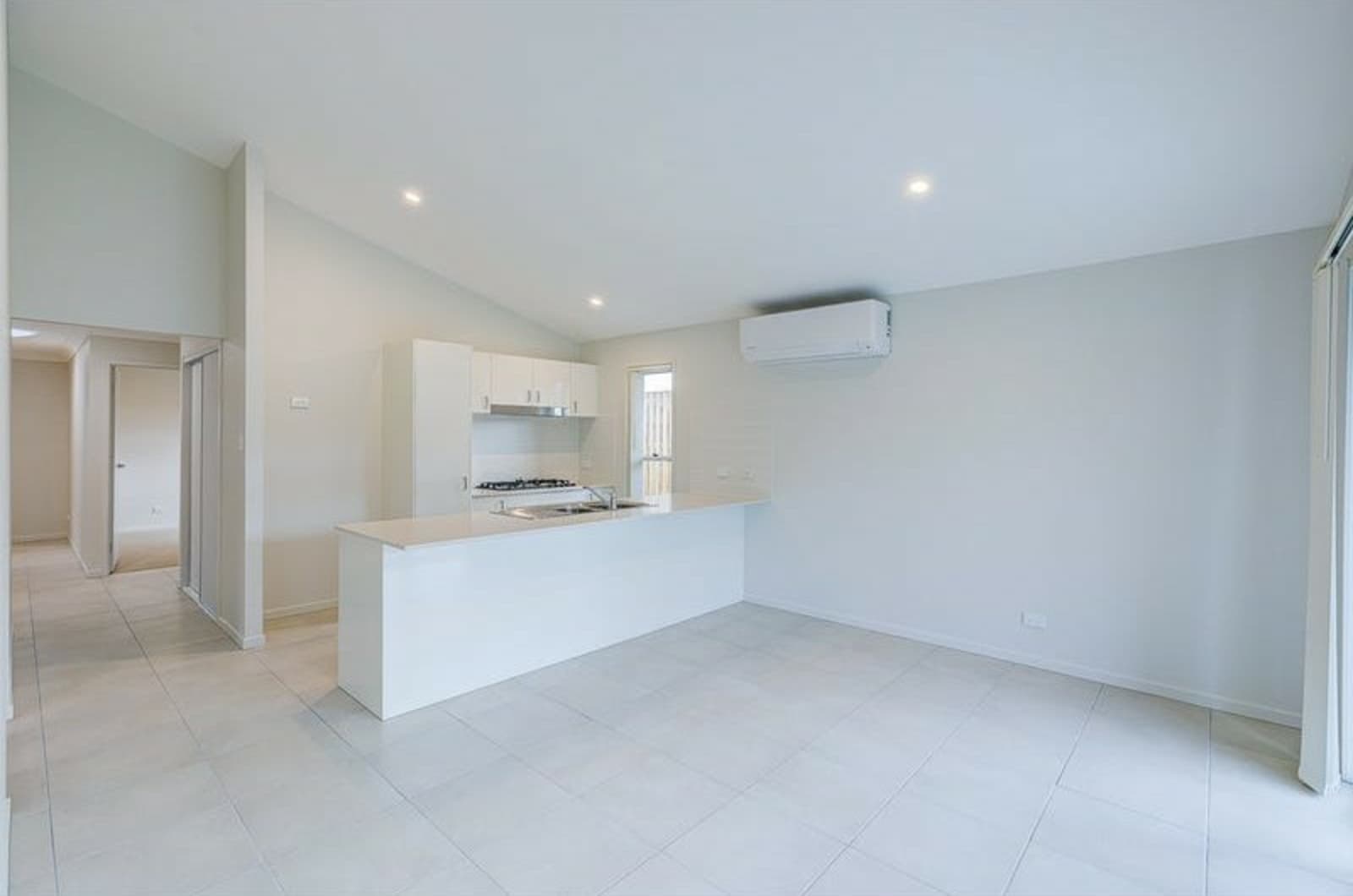 31 Barnyard Drive, PARK RIDGE, Park Ridge - Thumbnail 3