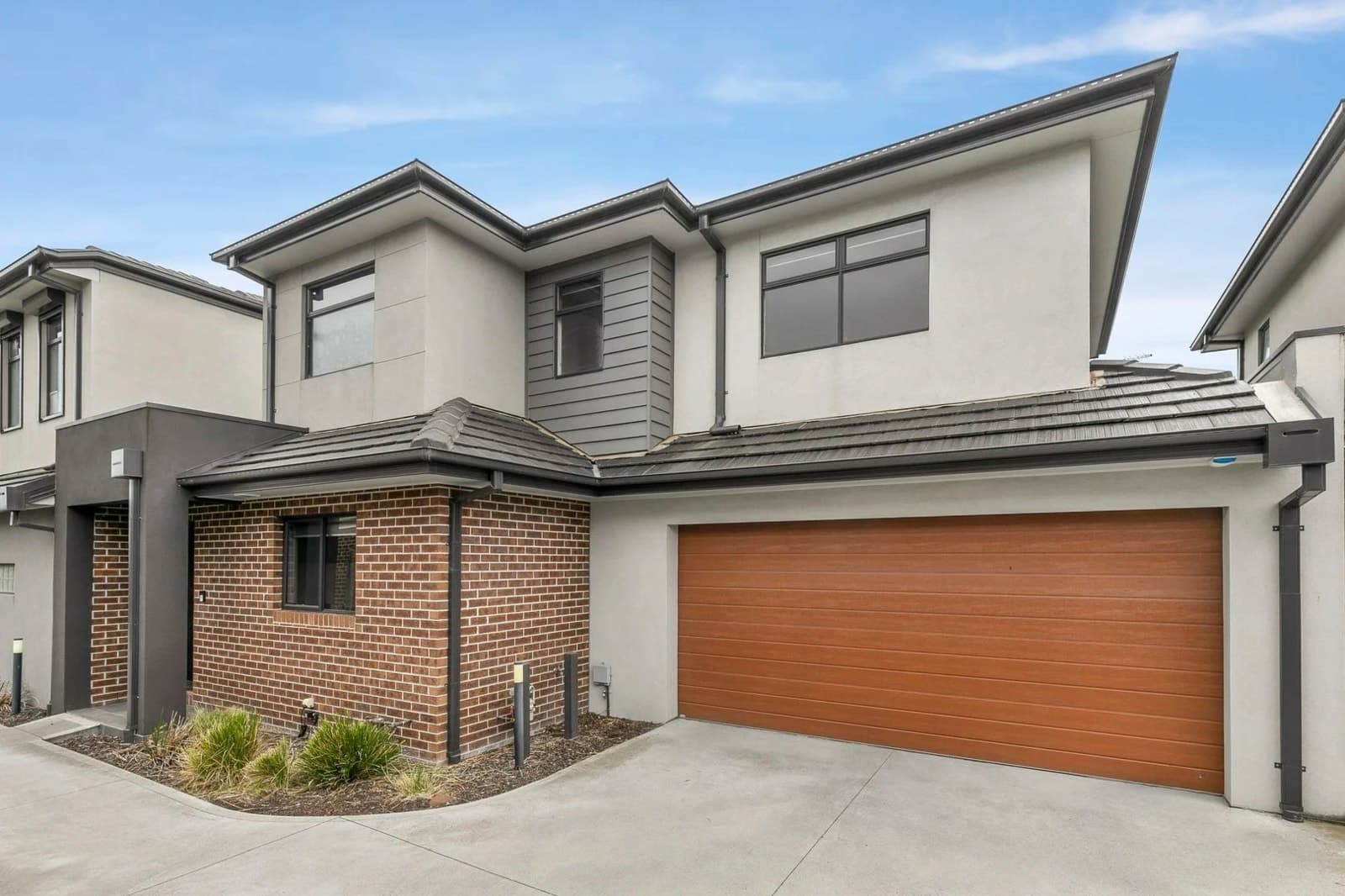 2/4 Birch Avenue, TULLAMARINE, Tullamarine - Image 1