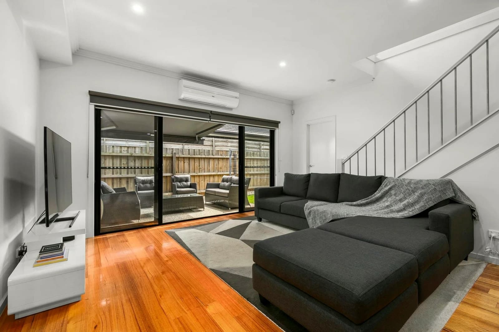 2/4 Birch Avenue, TULLAMARINE, Tullamarine - Thumbnail 3
