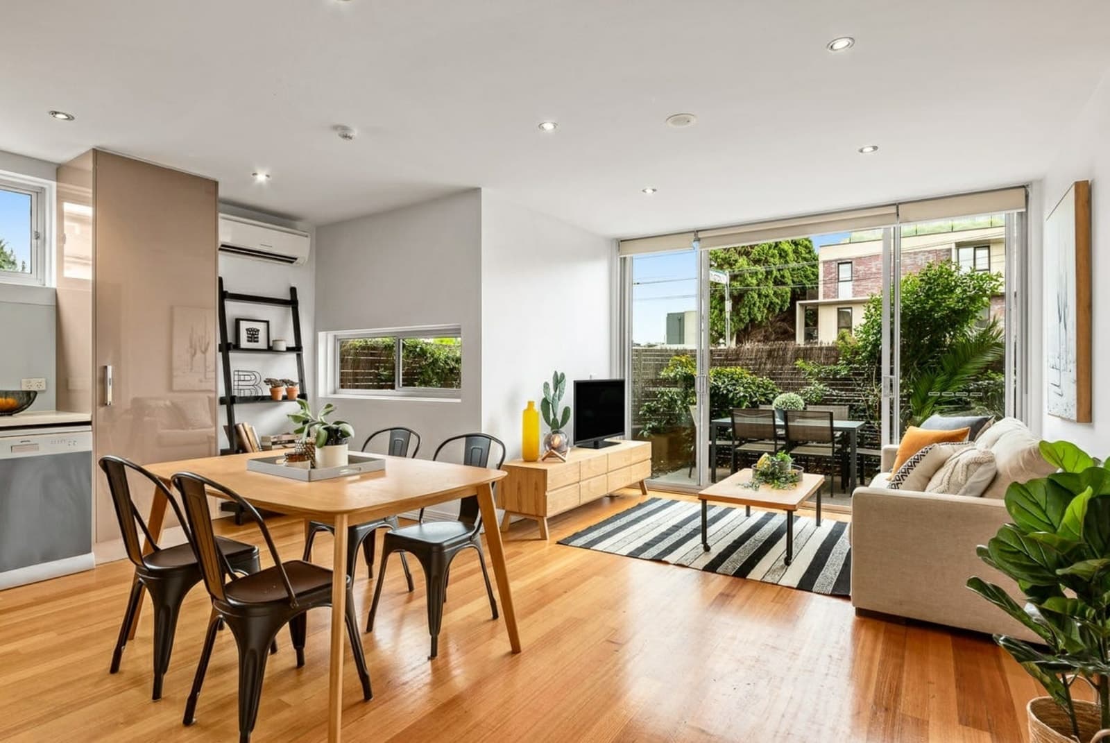 1/93 Carlisle Street, ST KILDA, St Kilda - Image 1
