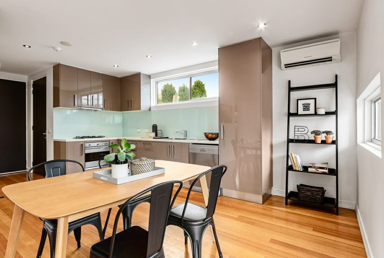 1/93 Carlisle Street, ST KILDA, St Kilda - Thumbnail 3