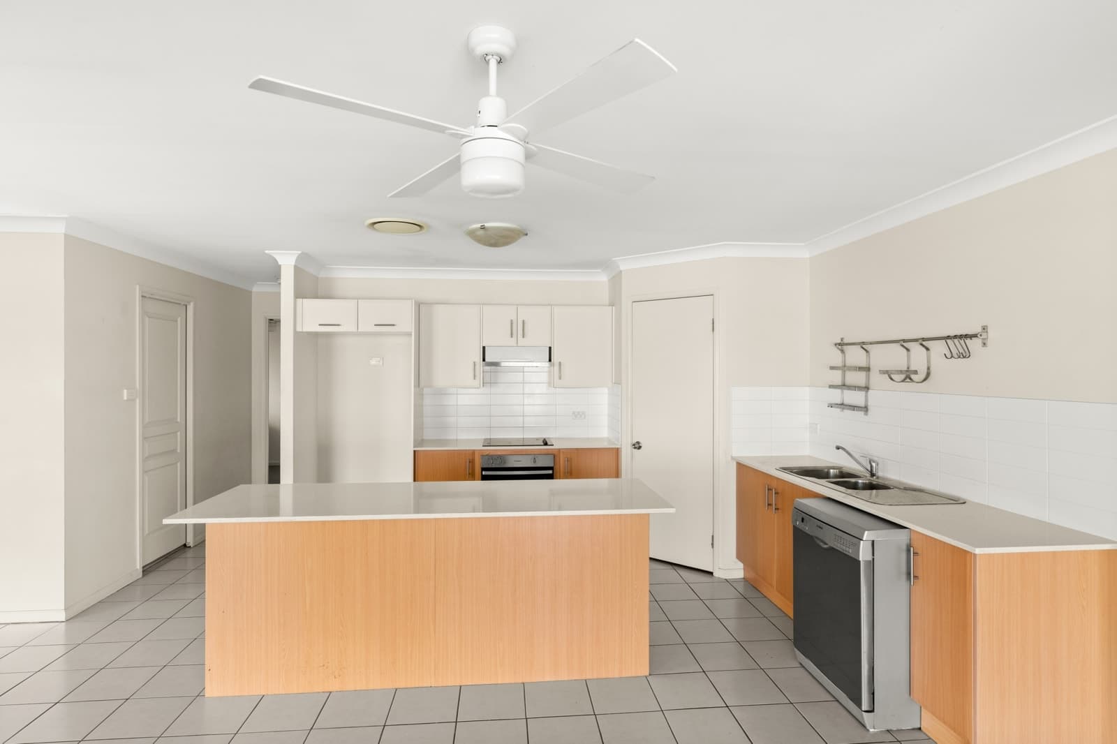 51 Canterbury Drive, RAWORTH, Raworth - Thumbnail 4