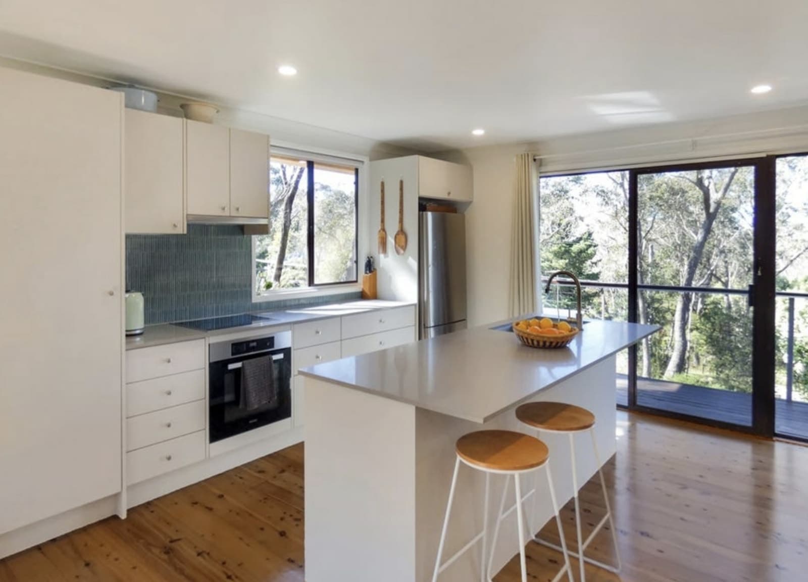 26 Fourth Avenue, KATOOMBA, Katoomba - Thumbnail 2