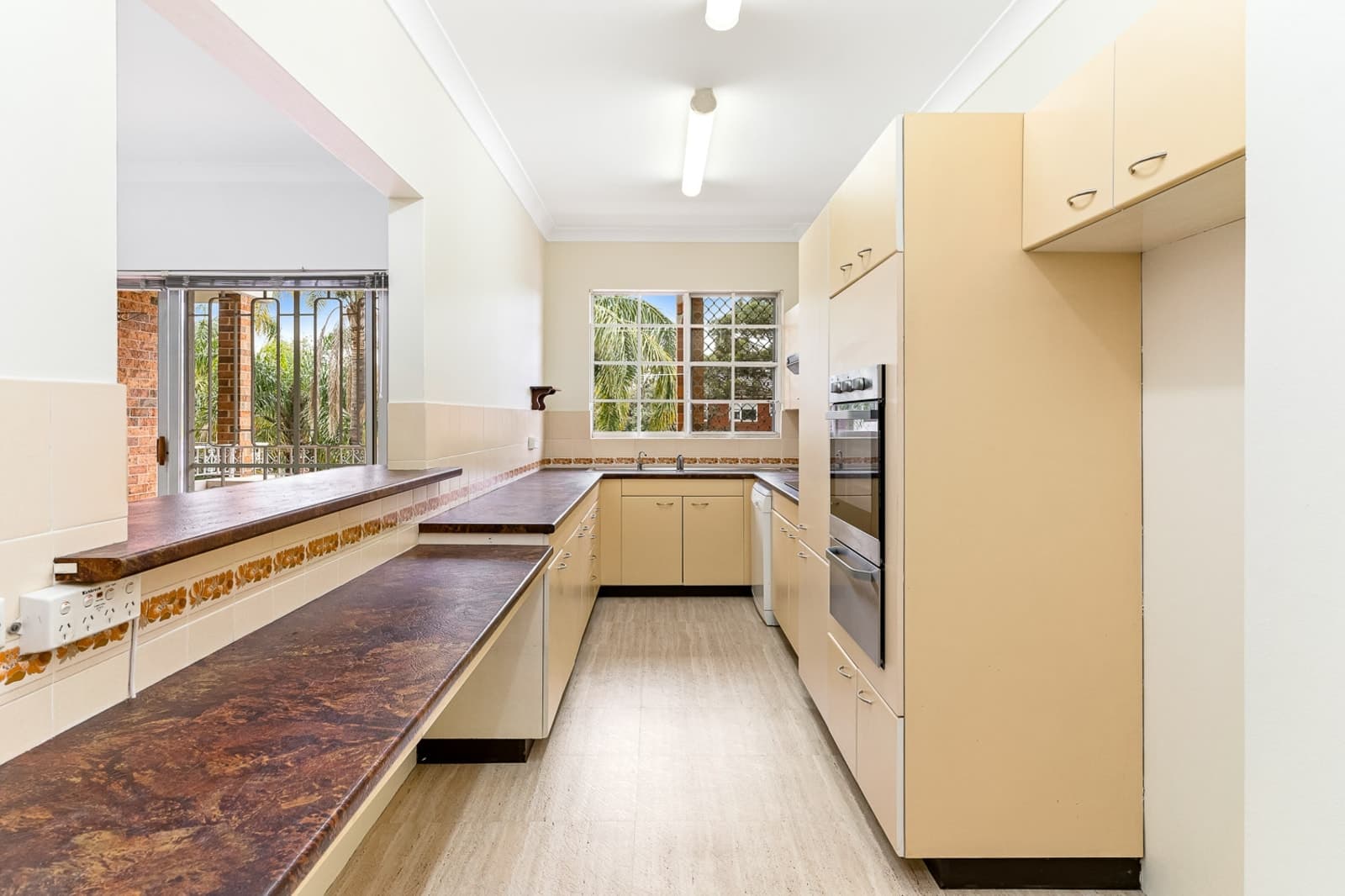 3/49 Banks Street, MONTEREY, Monterey - Thumbnail 2