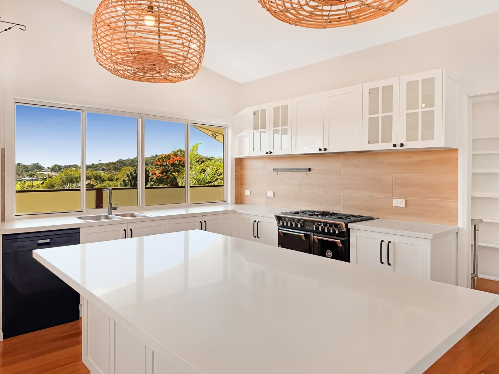 34 Coronation Avenue, SAWTELL, Sawtell - Thumbnail 2