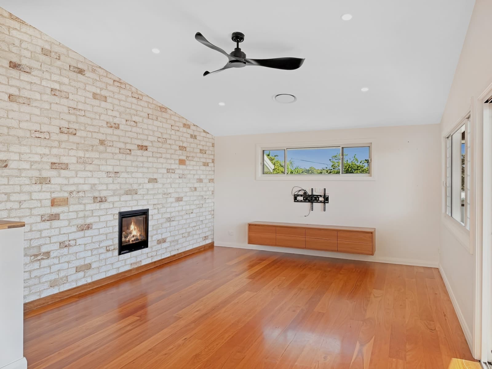 34 Coronation Avenue, SAWTELL, Sawtell - Thumbnail 4