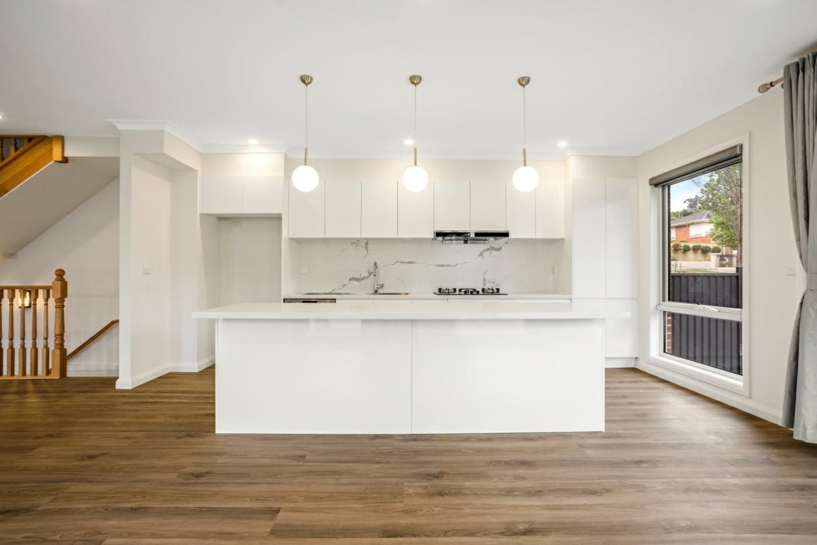 37 Saxonwood Drive, DONCASTER EAST, Doncaster East - Thumbnail 2
