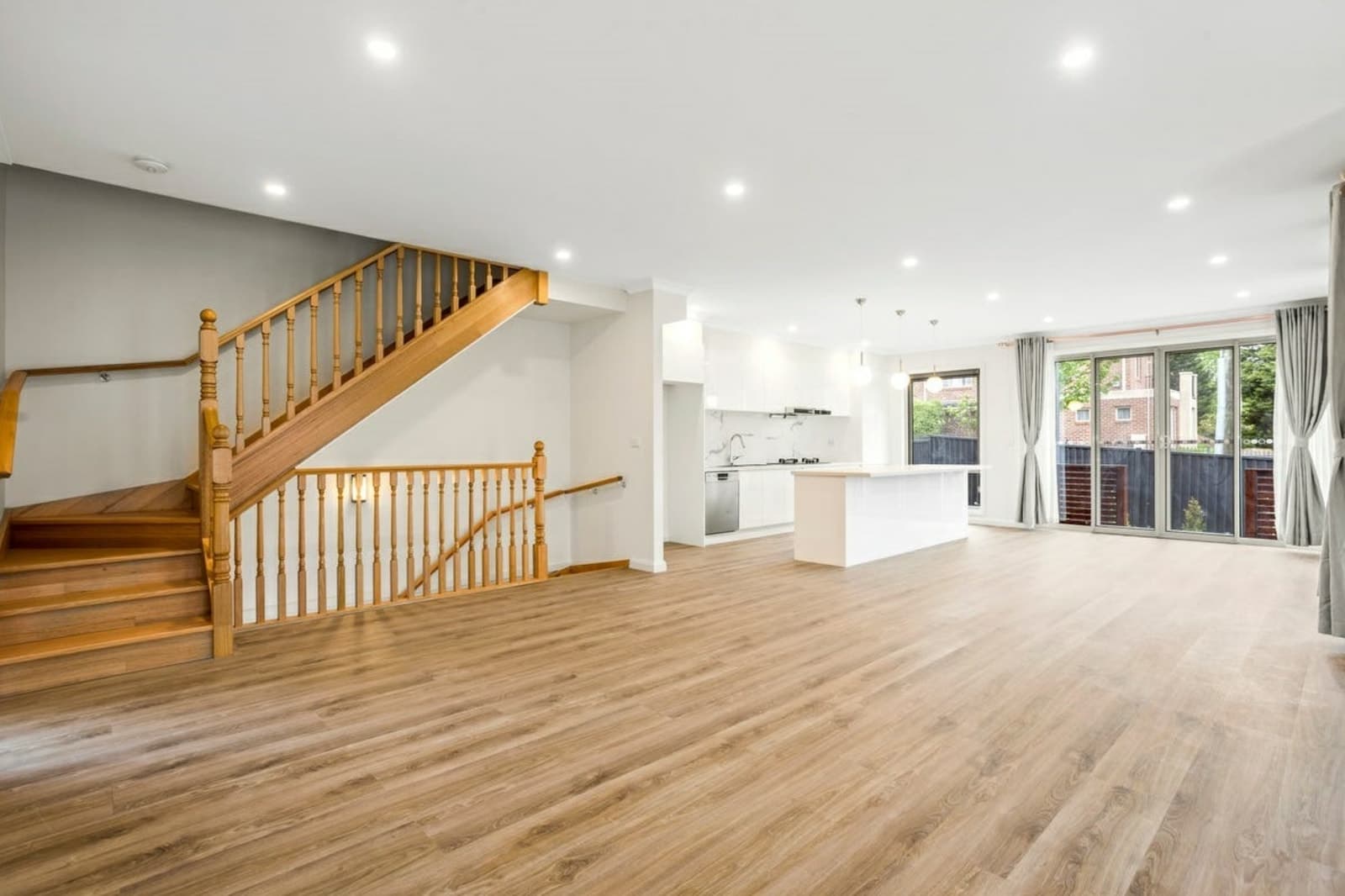 37 Saxonwood Drive, DONCASTER EAST, Doncaster East - Thumbnail 3