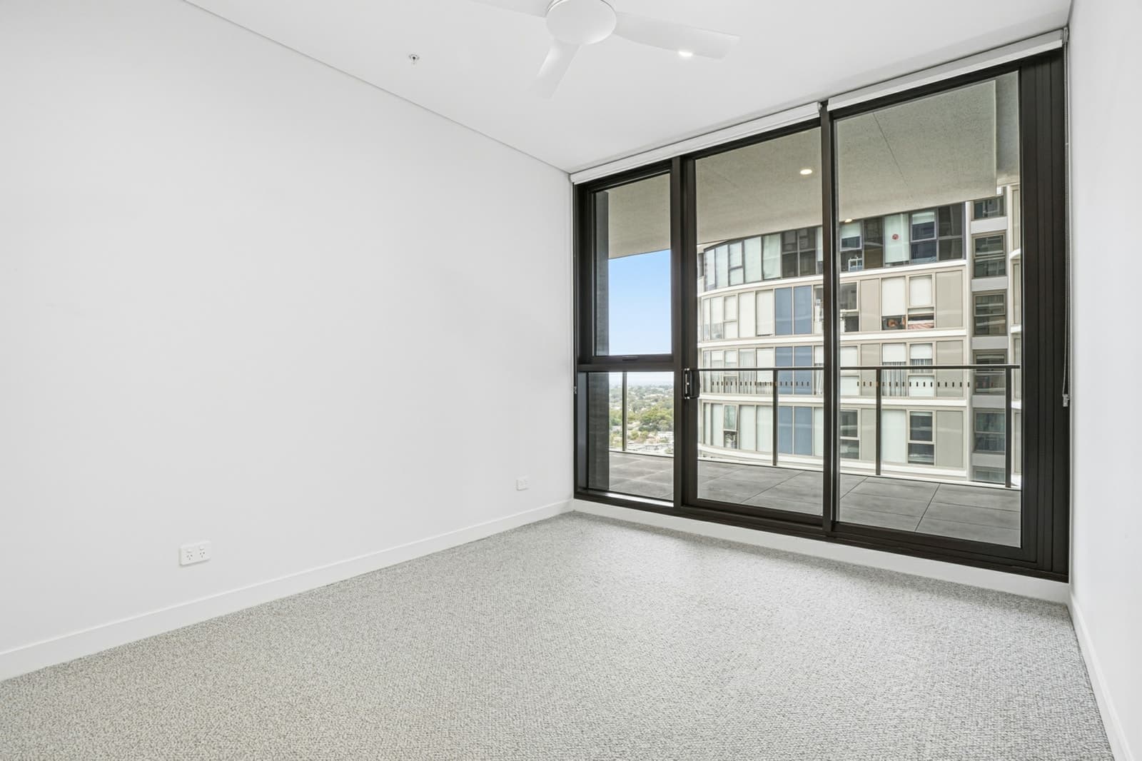 1601/8 Chambers Court, EPPING, Epping - Thumbnail 3
