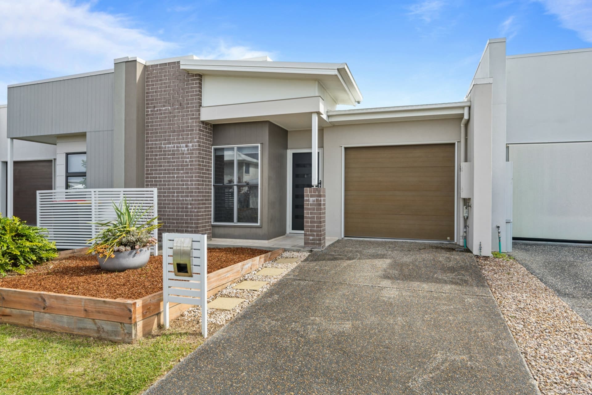 9 Wood Crescent, Baringa, Baringa - Image 1