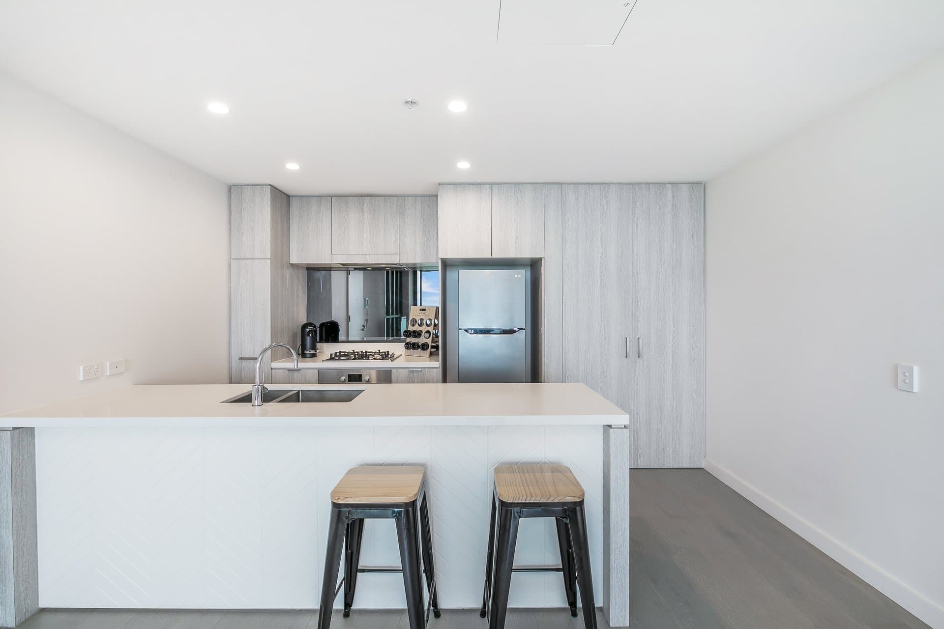 1002/3 Foreshore Boulevard, Woolooware - Thumbnail 3