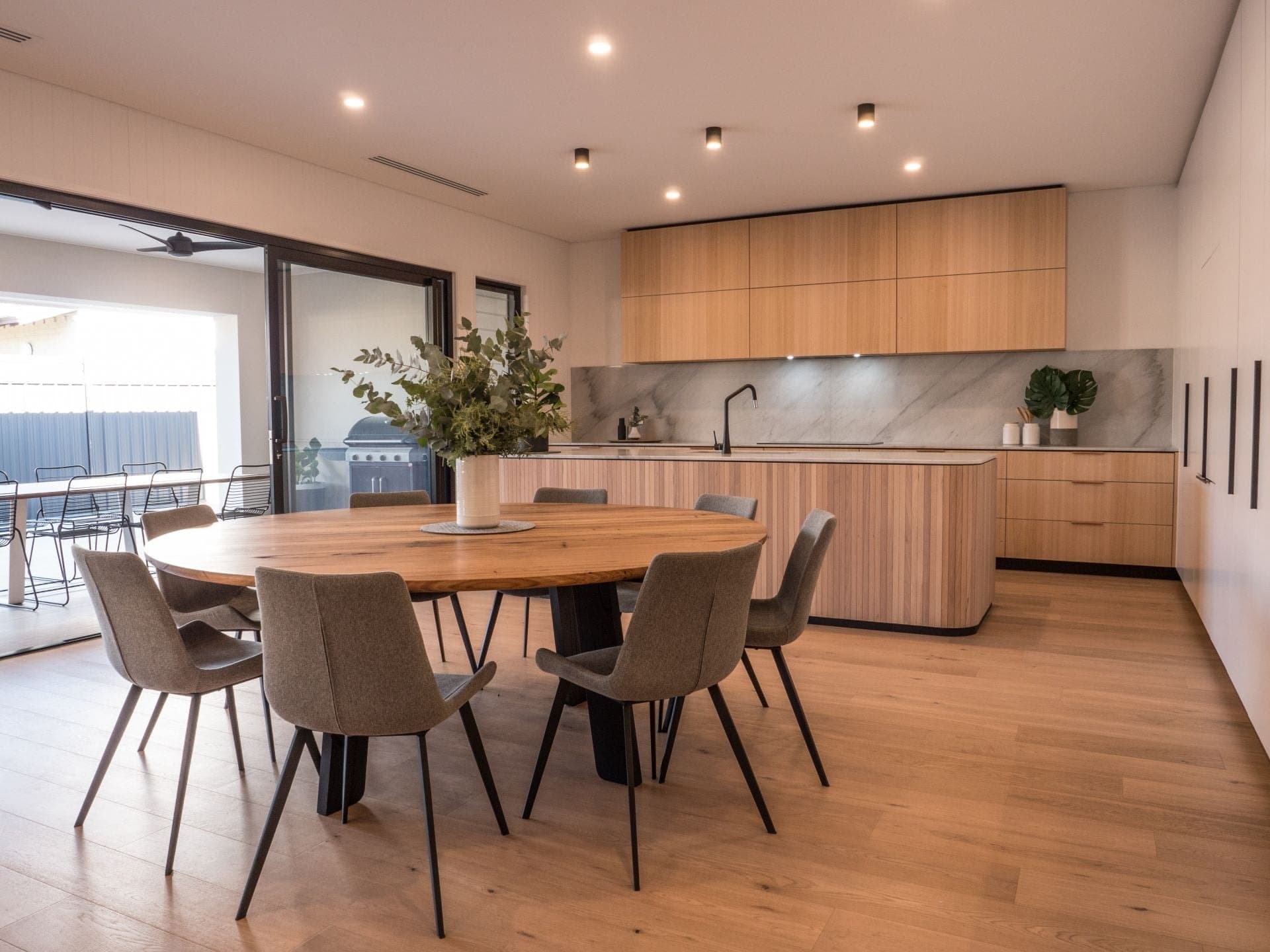 9 Poplar Street, West Beach - Thumbnail 2