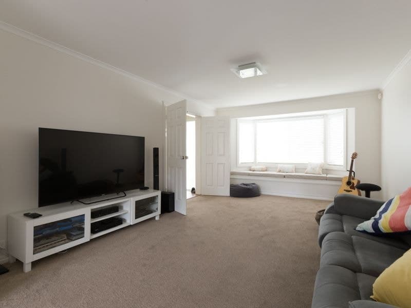 2 Raikoff Court, Fulham - Thumbnail 5