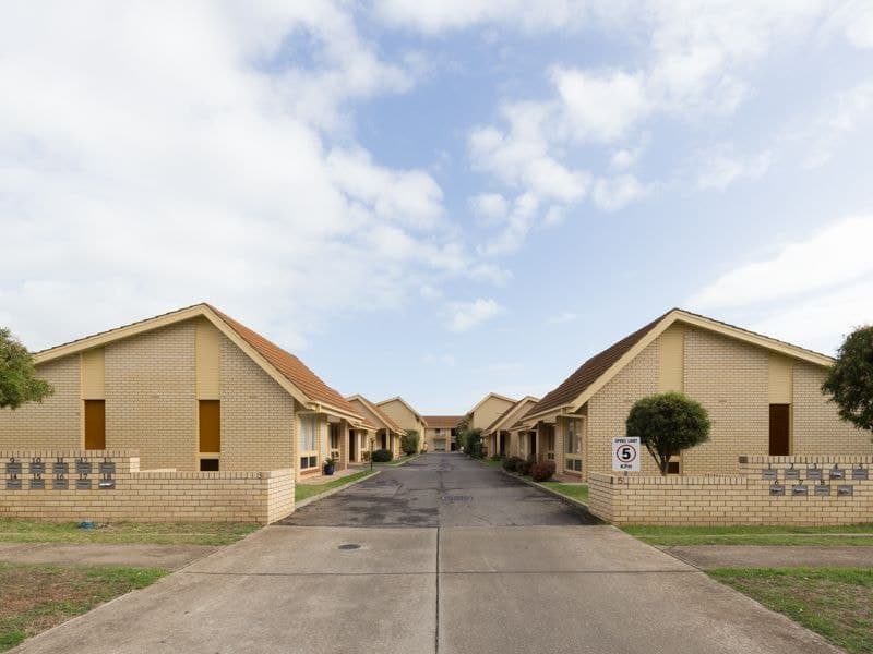 2/5 View Avenue, Seaton - Image 1