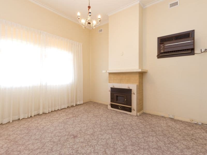 16 Squires Avenue, Seaton - Thumbnail 3