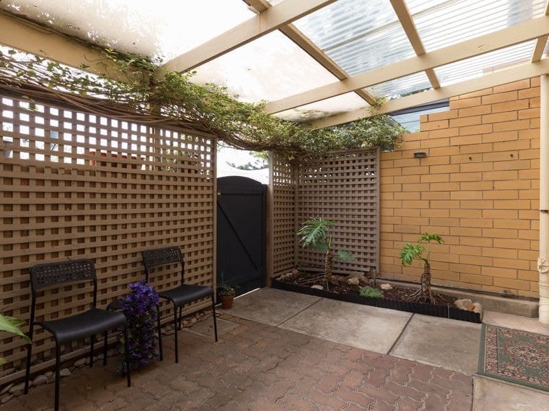 2/1 Third Avenue, Semaphore Park - Image 1