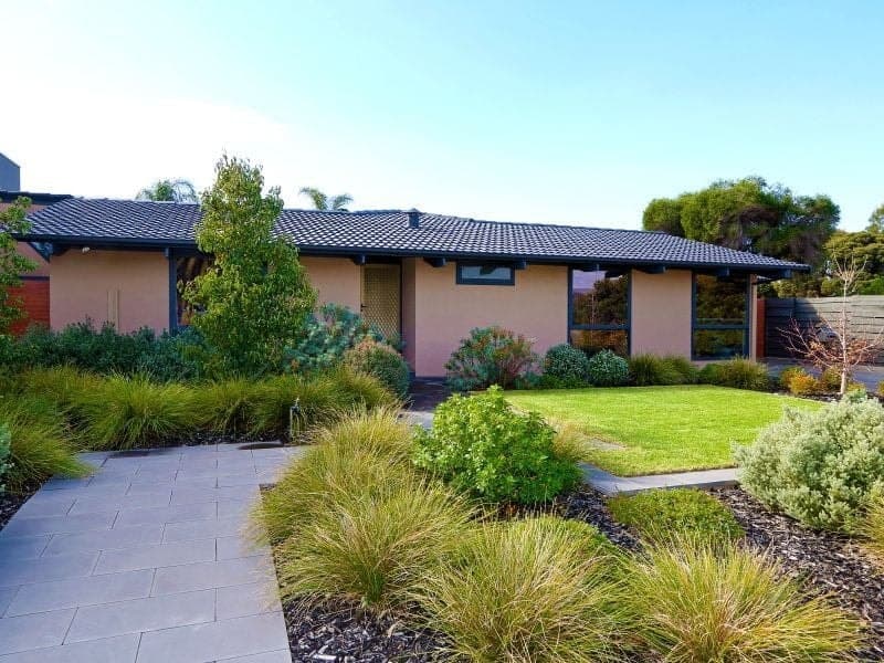 2 Kiama Avenue, West Lakes Shore - Thumbnail 2